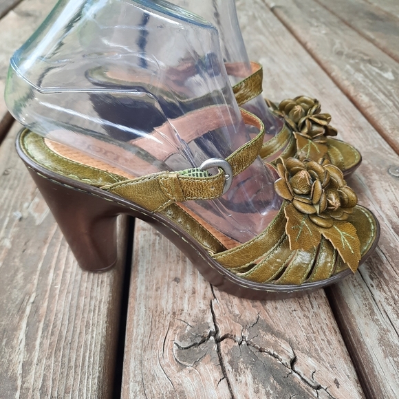 Retro Born Leather Green Yellow Buckle Strap Heels With 3D Flower Size 8 - Picture 3 of 15